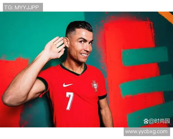 中场足球球星全名及其在足球历史中的重要地位解析